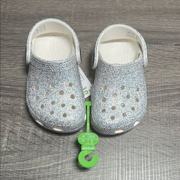 New Crocs Kids Clogs - Picture 1 of 6